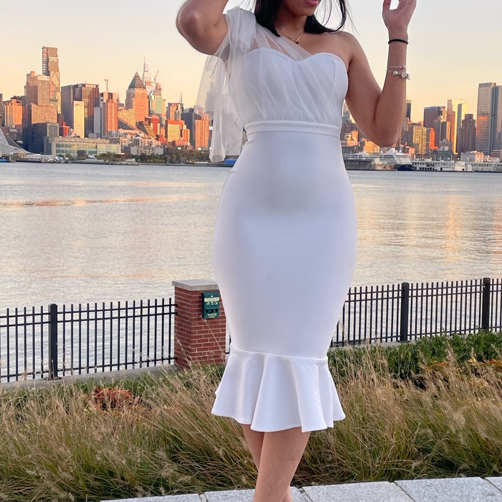 Elegant White One-Shoulder Dress